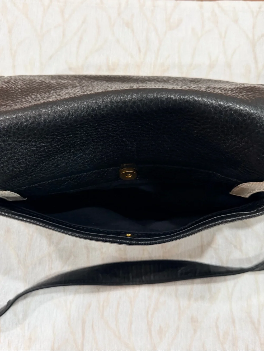 MARC BY MARC JACOBS Black and Cream Leather Crossbody Bag